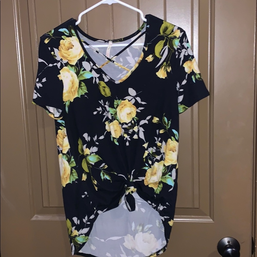yellow flower tee
